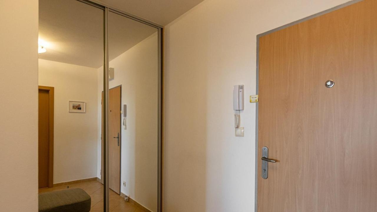 2 Room Apartment With Terrace, New Building, Jegeho 布拉迪斯拉发 外观 照片