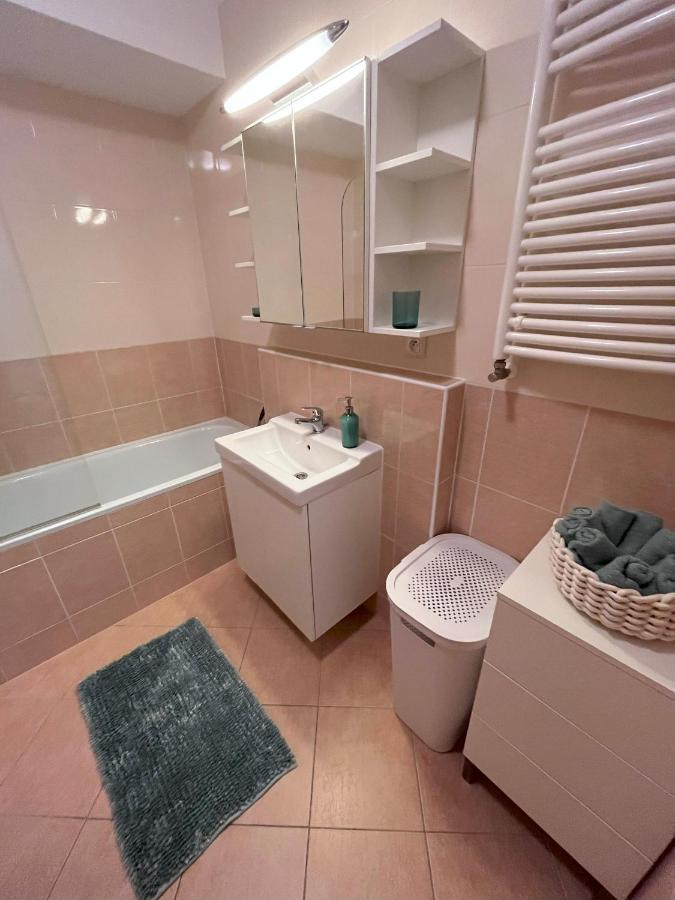 2 Room Apartment With Terrace, New Building, Jegeho 布拉迪斯拉发 外观 照片
