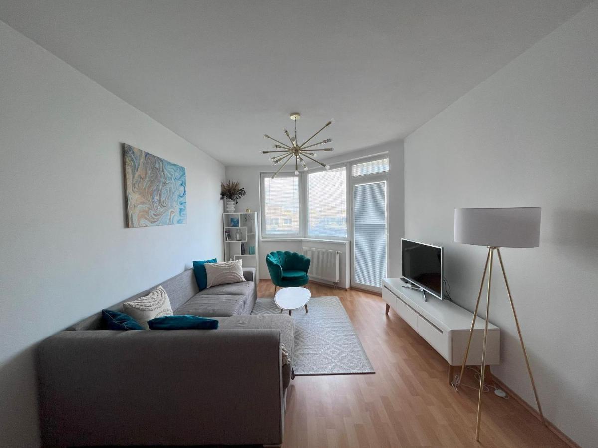 2 Room Apartment With Terrace, New Building, Jegeho 布拉迪斯拉发 外观 照片